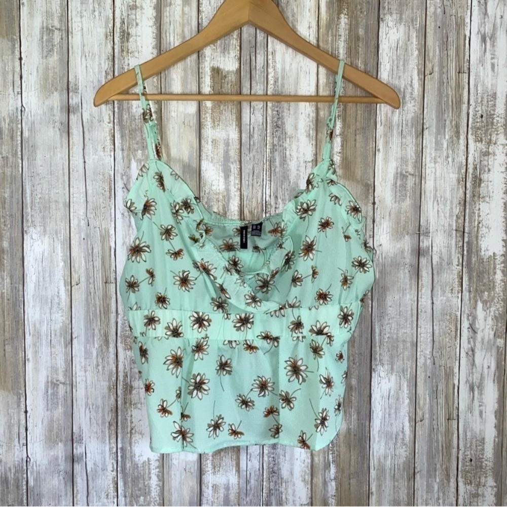 Vero Moda Umsaga Crop Frill Singlet Floral - Picture 2 of 5